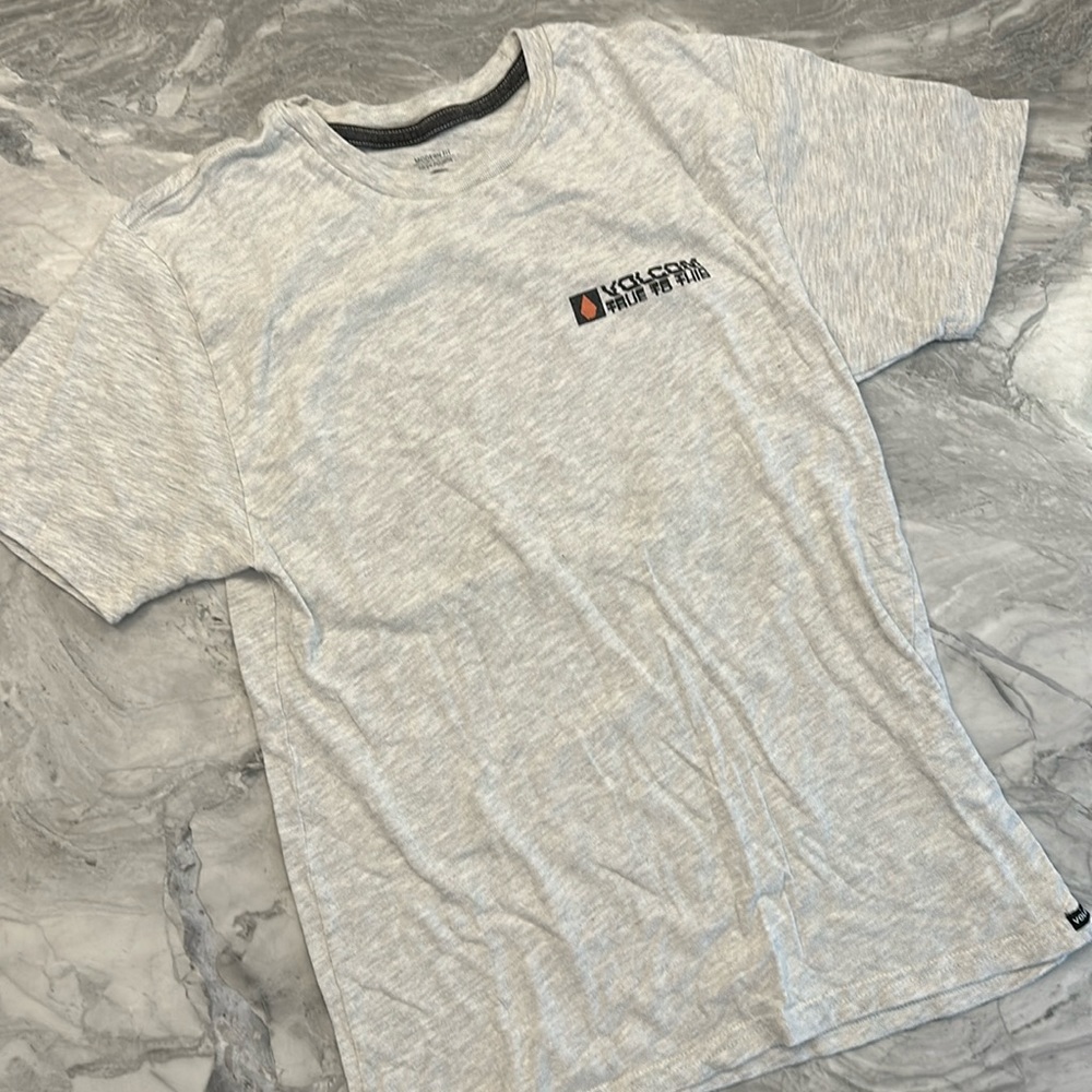 Volcom shirt